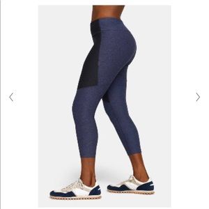 Outdoor Voices colorblock 7/8 leggings size M